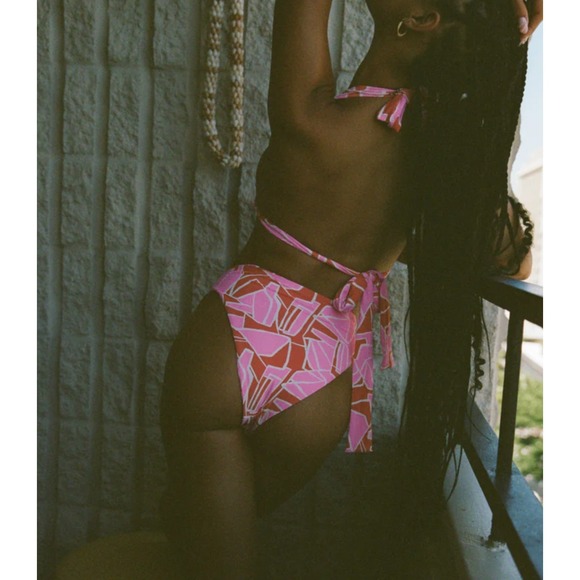 NWT Stone Fox Swim SUMATRA Kauai Bottoms Purple White Floral Bikini Swimsuit XS - Picture 2 of 8